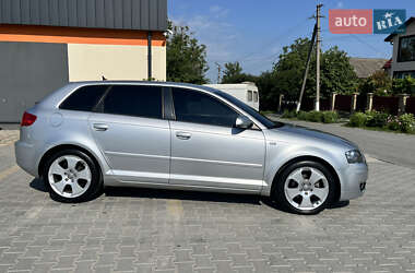 Хэтчбек Audi A3 2004 в 