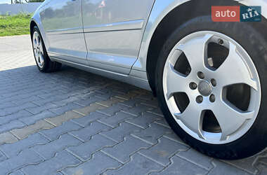 Хэтчбек Audi A3 2004 в 