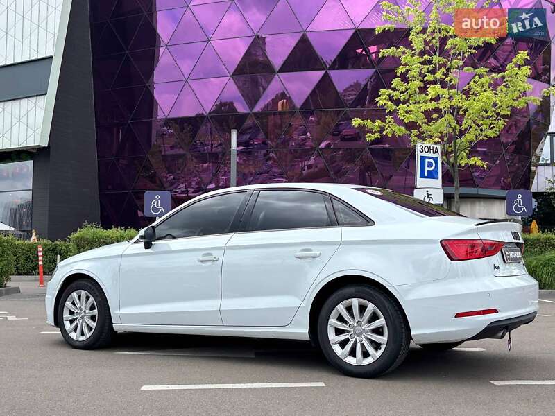 Седан Audi A3 2015 в Киеве
