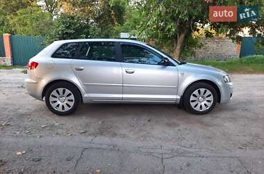 Хэтчбек Audi A3 2006 в 
