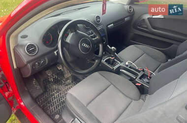 Хэтчбек Audi A3 2003 в 