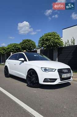 Хэтчбек Audi A3 2015 в 