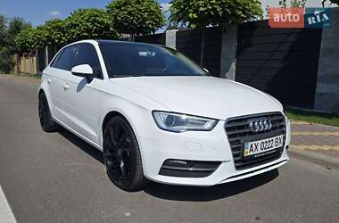 Хэтчбек Audi A3 2015 в 