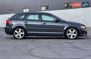 Хэтчбек Audi A3 2009 в 
