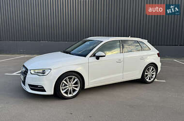 Хэтчбек Audi A3 2013 в 