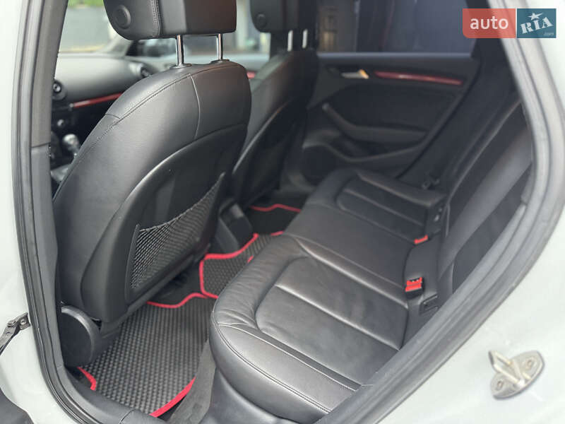 Седан Audi A3 2014 в Ужгороде