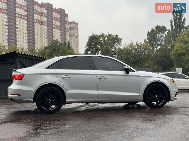 Седан Audi A3 2014 в Ужгороде