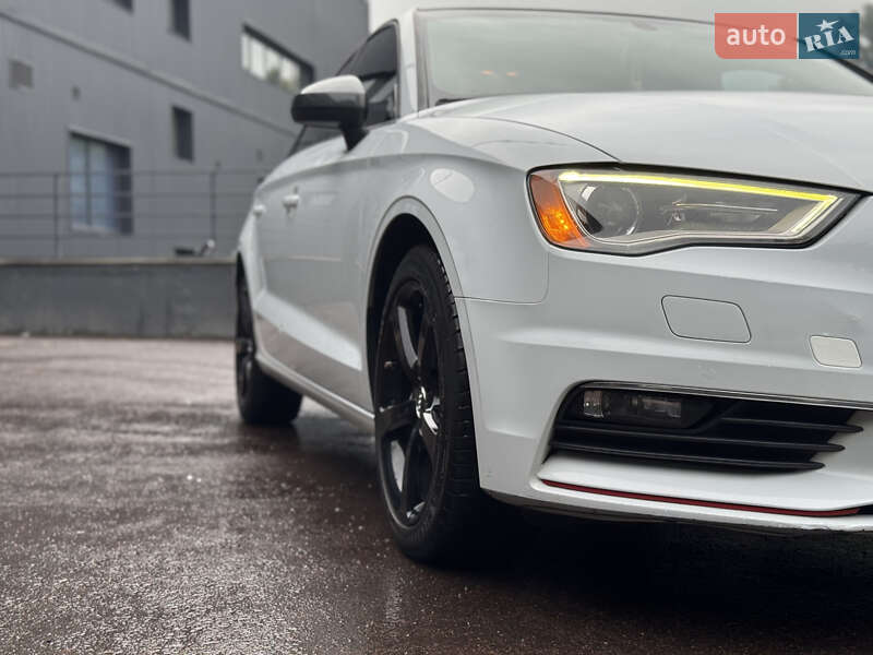Седан Audi A3 2014 в Ужгороде