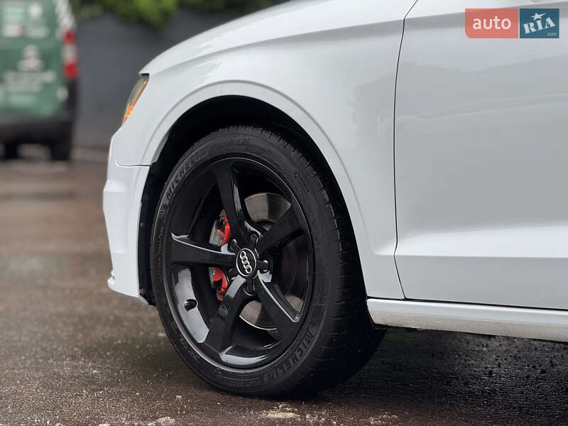 Седан Audi A3 2014 в Ужгороде