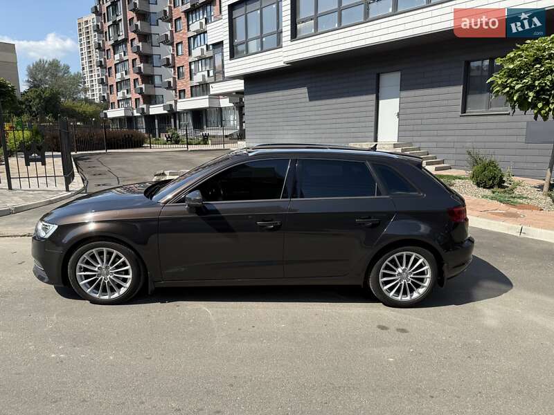 Хэтчбек Audi A3 2018 в 