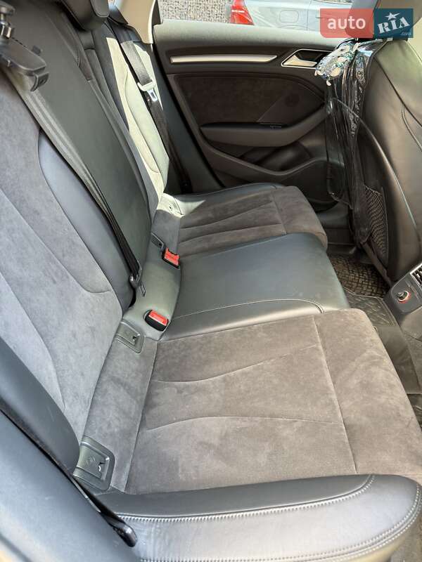 Хэтчбек Audi A3 2015 в Киеве