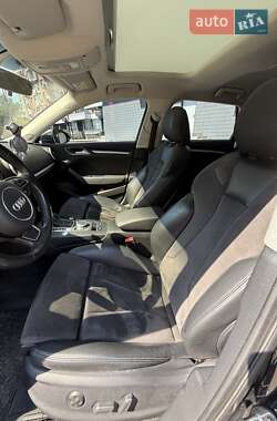 Хэтчбек Audi A3 2018 в 