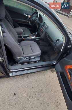 Хэтчбек Audi A3 2004 в 