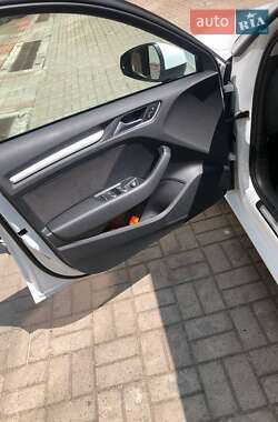Хэтчбек Audi A3 2016 в 