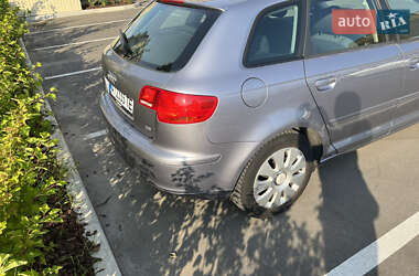 Хэтчбек Audi A3 2004 в 