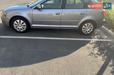 Хэтчбек Audi A3 2004 в 