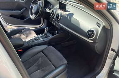 Хэтчбек Audi A3 2016 в 