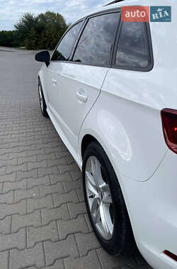Хэтчбек Audi A3 2016 в 