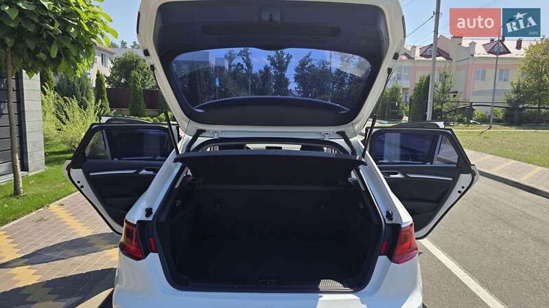 Хэтчбек Audi A3 2015 в Киеве