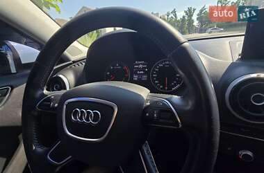 Хэтчбек Audi A3 2015 в 