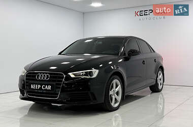 Седан Audi A3 2015 в 