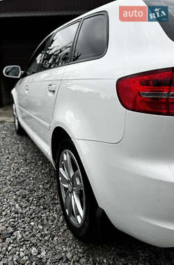 Хэтчбек Audi A3 2013 в 