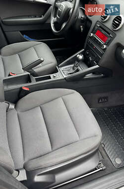 Хэтчбек Audi A3 2013 в 