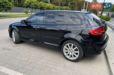 Хэтчбек Audi A3 2012 в 