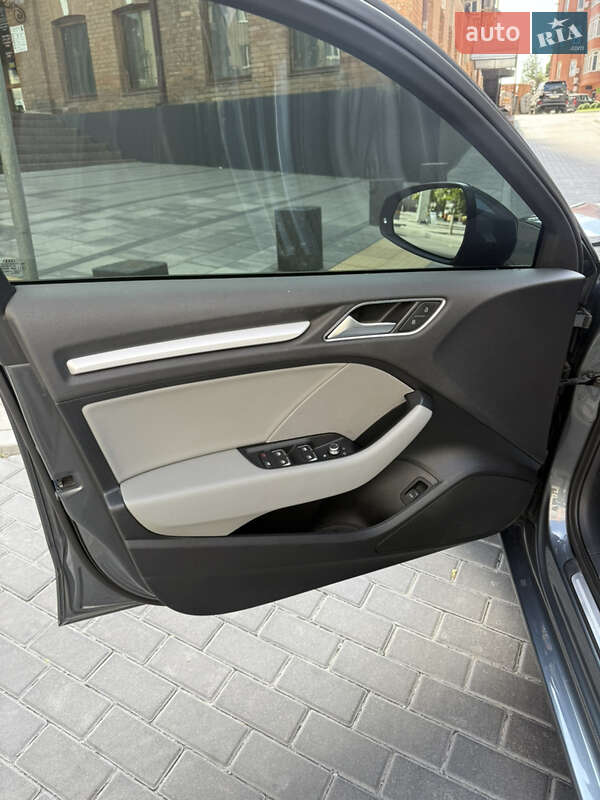 Седан Audi A3 2016 в Днепре