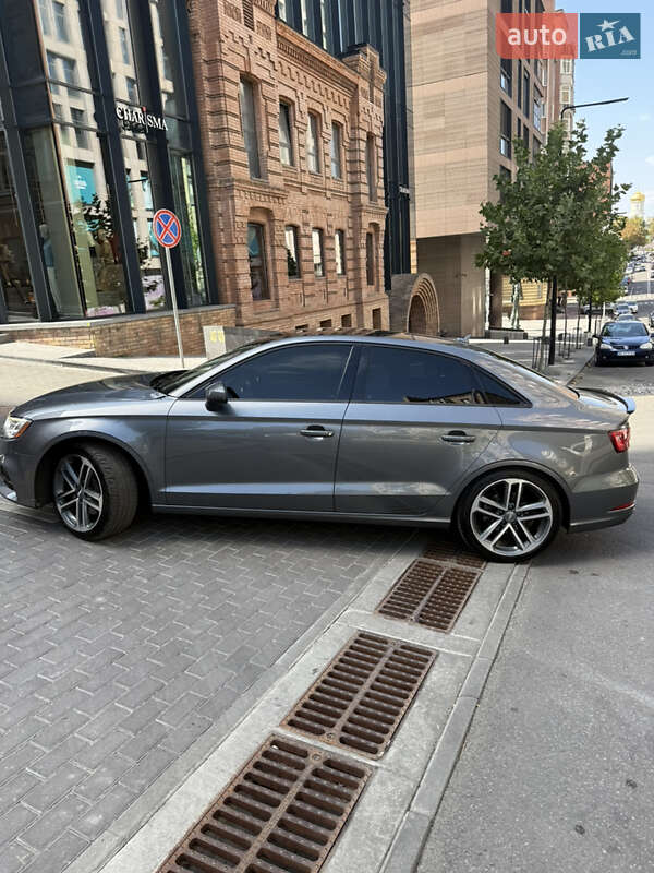 Седан Audi A3 2016 в Днепре