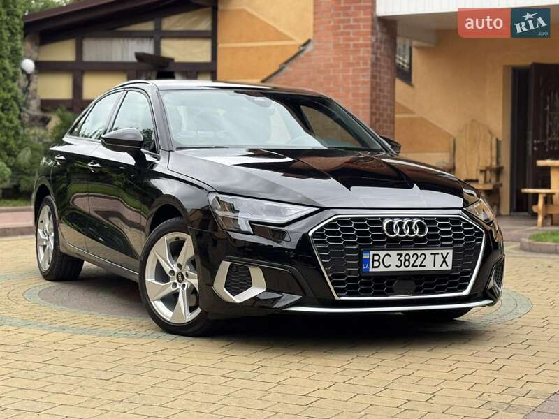 Седан Audi A3 2023 в 