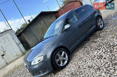 Хэтчбек Audi A3 2009 в 