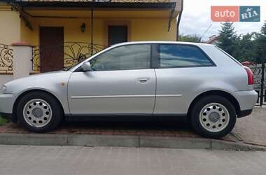 Хэтчбек Audi A3 1998 в 