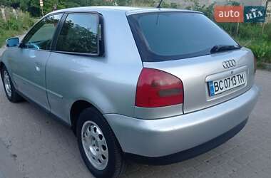 Хэтчбек Audi A3 1998 в 