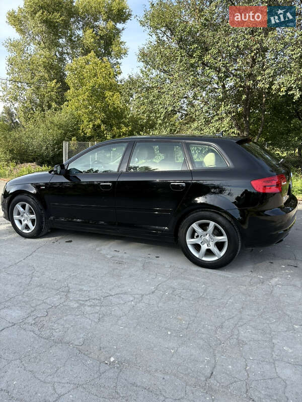 Хэтчбек Audi A3 2012 в Лановцах