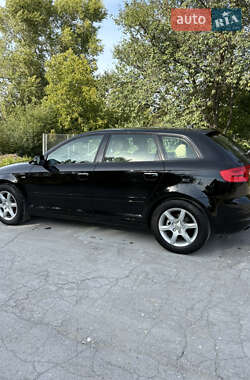 Хэтчбек Audi A3 2012 в 