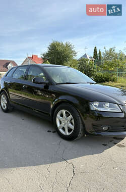 Хэтчбек Audi A3 2012 в 