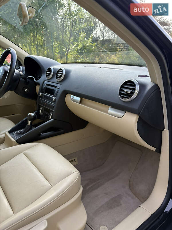 Хэтчбек Audi A3 2012 в Лановцах