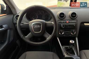 Хэтчбек Audi A3 2006 в 