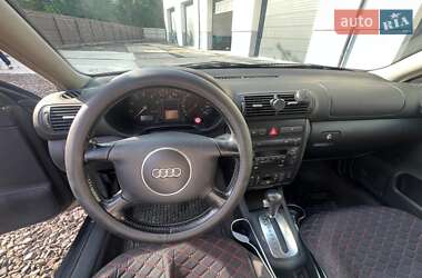 Хэтчбек Audi A3 2003 в 