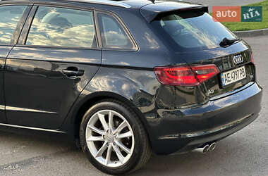 Хэтчбек Audi A3 2015 в 