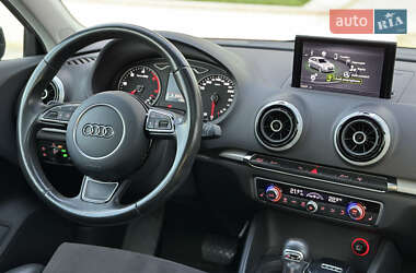 Хэтчбек Audi A3 2015 в 
