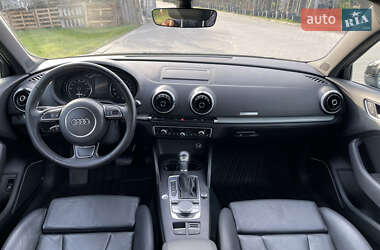 Хэтчбек Audi A3 2015 в 