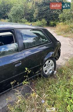 Хетчбек Audi A3 2002 в 