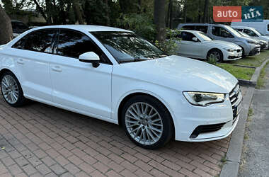 Седан Audi A3 2016 в 