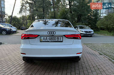 Седан Audi A3 2016 в 