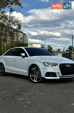 Седан Audi A3 2017 в Кривом Роге