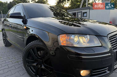 Хэтчбек Audi A3 2005 в 