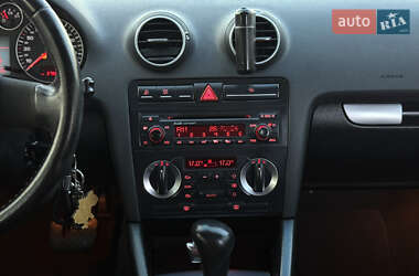 Хэтчбек Audi A3 2005 в 