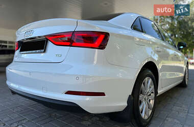 Седан Audi A3 2015 в 